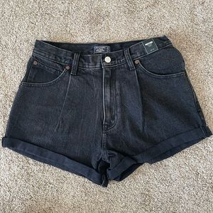 NWT Abercrombie & Fitch Annie high rise washed black denim shorts